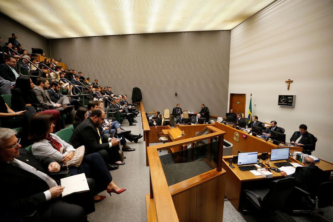 Superior Tribunal de Justiçal durante sessão para julgar o apelo do ex-presidente Luiz Inácio Lula da Silva, em Brasília. Reuters/Adriano Machado/Direitos Reservados