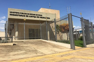 Fachada da sede das promotorias de Justiça de Niquelândia