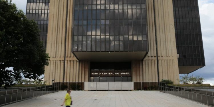 Edifício-sede do Banco Central no Setor Bancário Norte, em lote doado pela Prefeitura de Brasília, em outubro de 1967