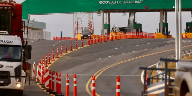 Trecho da BR-153 sob gestão da Ecovias do Araguaia espera por duplicação desde 2014 - Diomício Gomes/O Popular