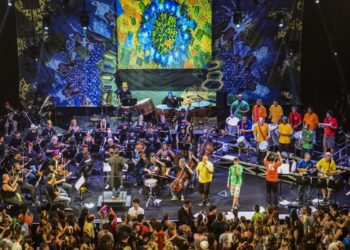 orquestra-da-petrobras-e-monobloco-se-unem-para-baile-sinfonico-no-rio