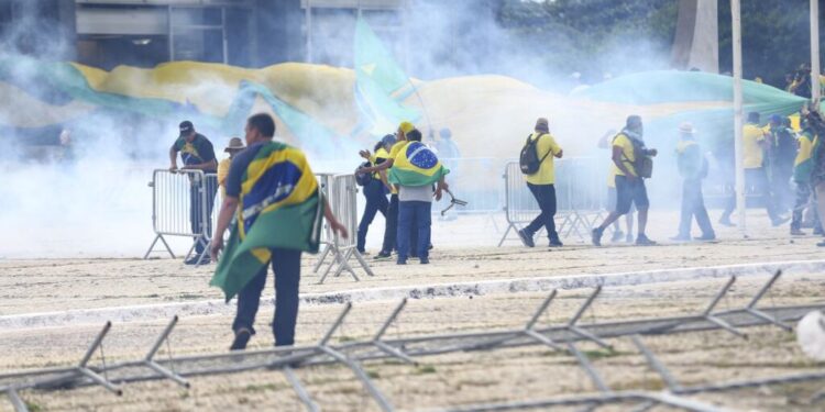 stf-inicia-julgamento-de-mais-15-reus-do-8-de-janeiro