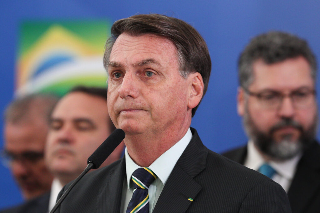 bolsonaro-deve-depor-sobre-caso-de-importunacao-a-baleia-jubarte-nesta-terca-feira- 