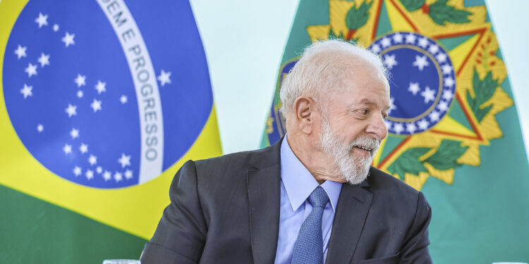 governo-lula-formaliza-projeto-de-reoneracao-gradual-da-folha-de-17-setores  