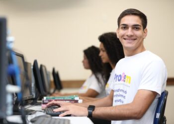 probem-contempla-mais-4-mil-universitarios-com-bolsas-de-estudo