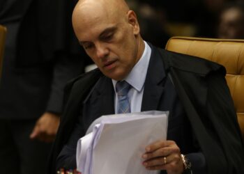 moraes-da-15-dias-para-pgr-opinar-sobre-indiciamento-de-bolsonaro