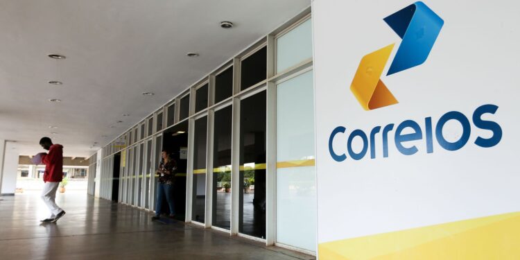 correios-atenderao-a-servicos-da-caixa,-como-seguro-desemprego-e-fgts